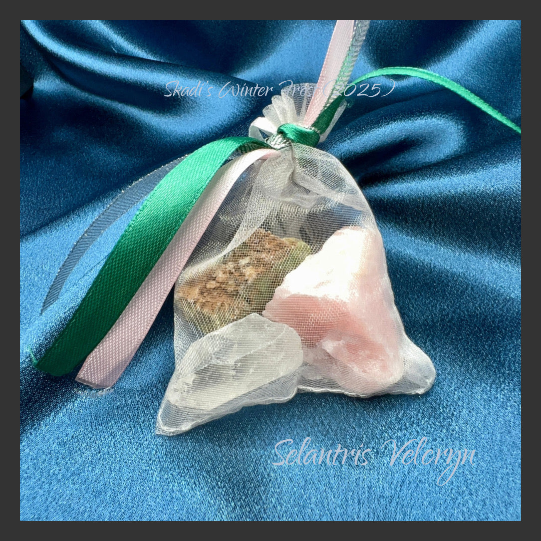 Wintergreen Glow Pouch | Skadi's Winter Frost