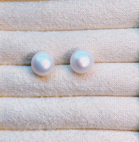 Held in Luster 7-7.5 m White Freshwater Pearl Stud Earrings - Aphrodite’s Winter Glow