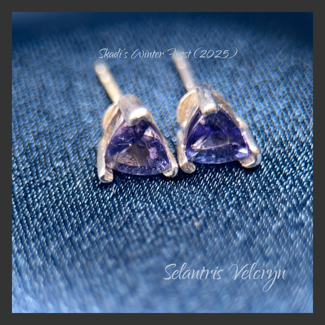 Frosted Vision | Blue Tanzanite Trilliant 1.0 ct Stud Earrings in 925 Sterling Silver | Skadi's Winter Frost